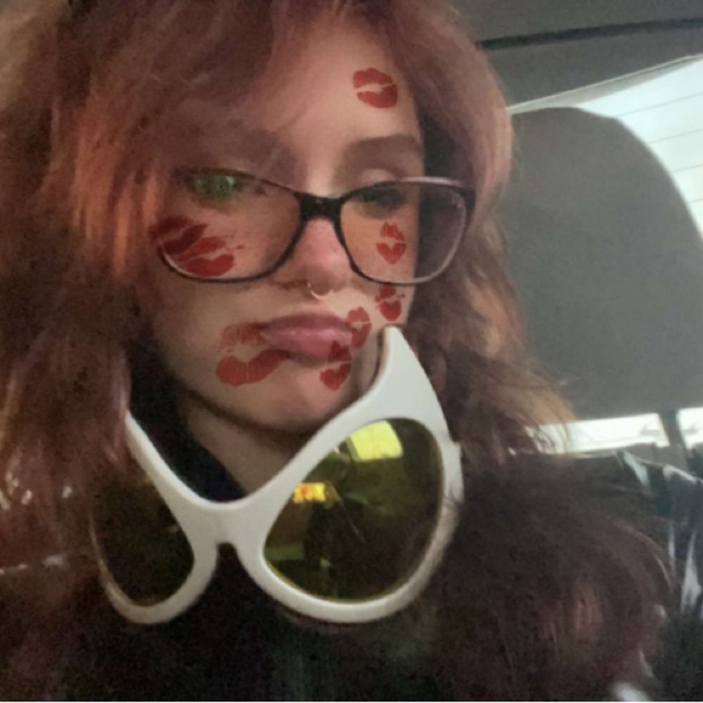 Meet your Posher, Lydia